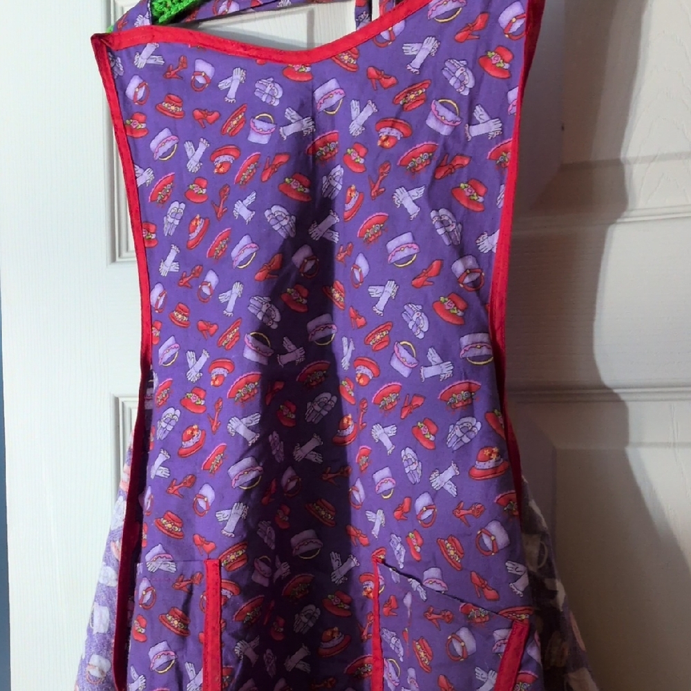 Red Heart Club Apron